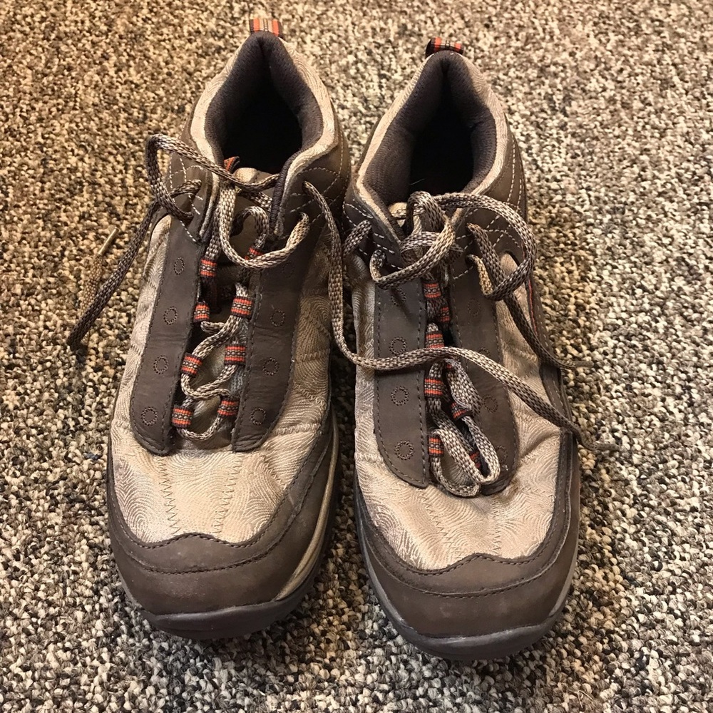 Woman’s timberland sneakers sz 10